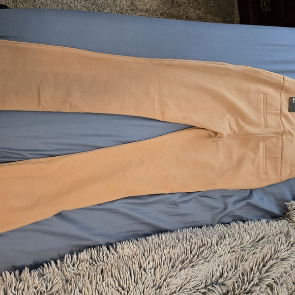 ExpressSize: Small Boot high rise Brand new with tags Color: tan Knit kit - Picture 4 of 6